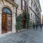 Guesthost - Piazza Navona Panoramic Penthouse Appartement