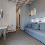 Guesthost - Piazza Navona Panoramic Penthouse Rome
