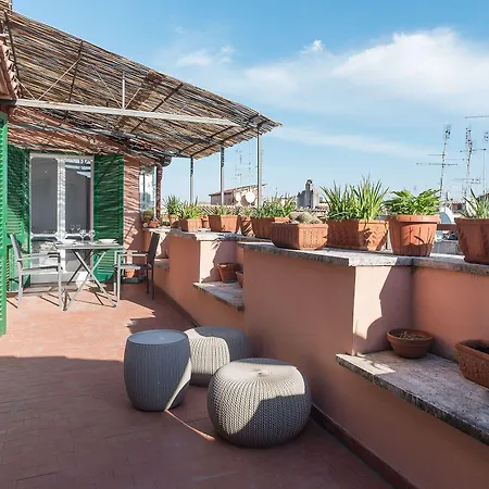 Guesthost - Piazza Navona Panoramic Penthouse *