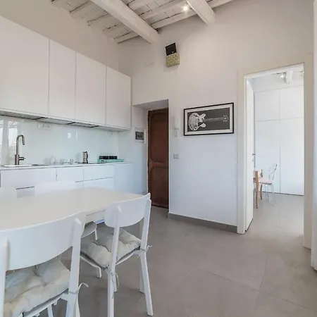 Guesthost - Piazza Navona Panoramic Penthouse * Róma