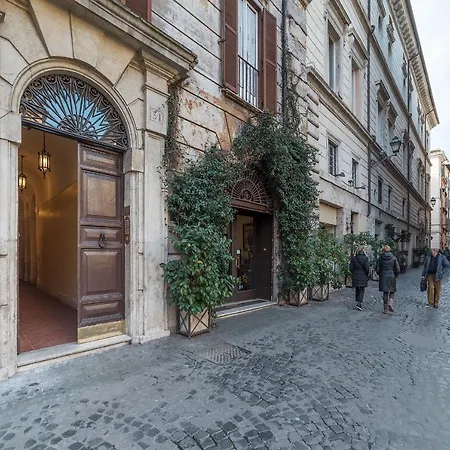 Piazza Navona Panoramic Penthouse Apartment
