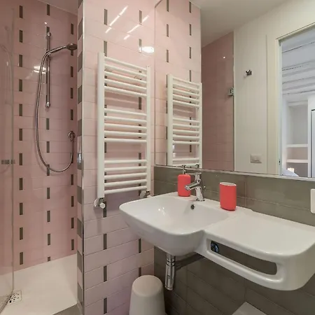 Guesthost - Piazza Navona Panoramic Penthouse Apartman