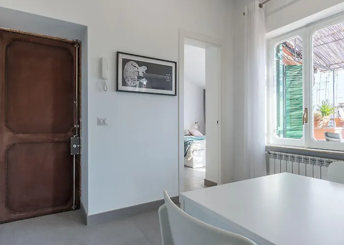 Guesthost - Piazza Navona Panoramic Penthouse